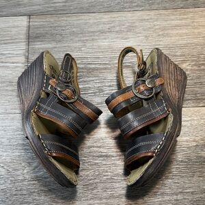 Fly London Brown and Black Wedge Sandals woman’s 37 (s174)